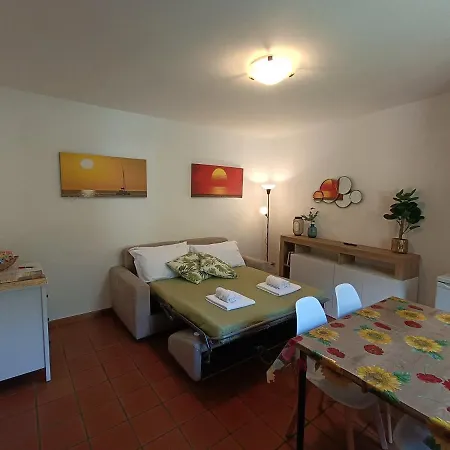 Riva Bianca Castle Apartment Lierna
